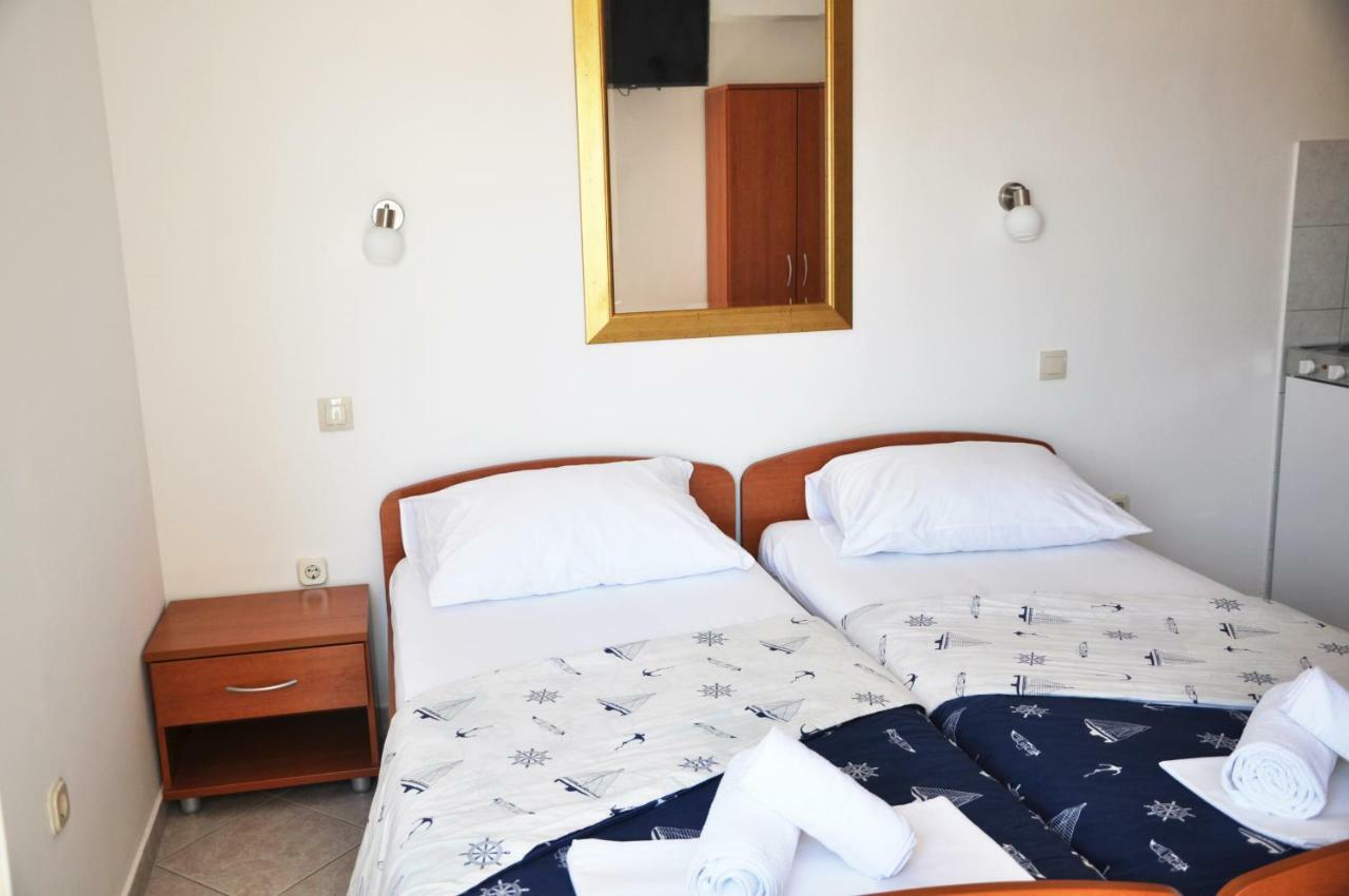 Sunrise Apartments And Studio Apartments Локва-Рогозница Экстерьер фото